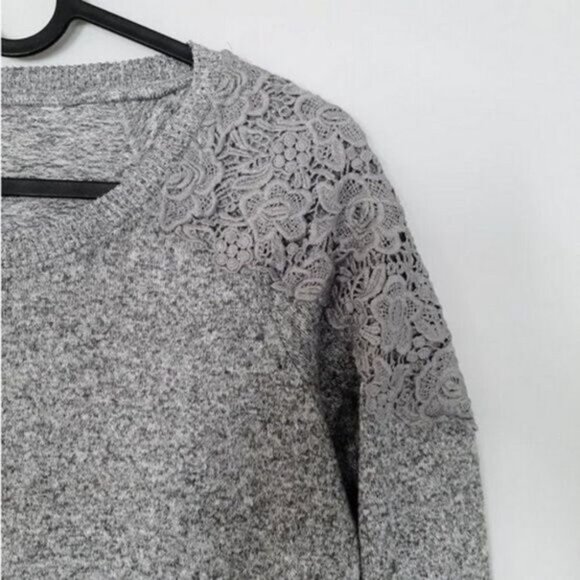 CLEO / Floral Lace Applique Hacchi Fitted Soft Sweater Gray Sz XS - Picture 7 of 13